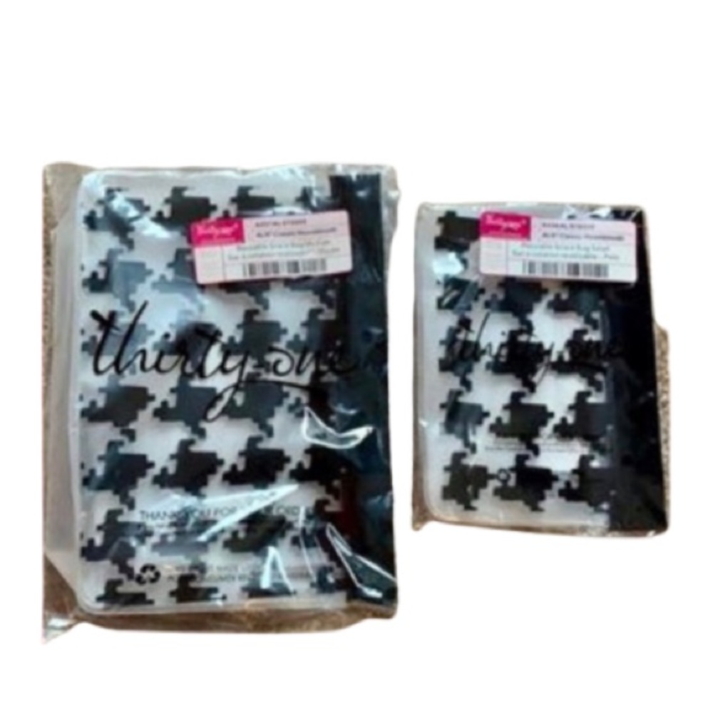 RETIRED Houndstooth Check reusable snack bags by Thirty-One